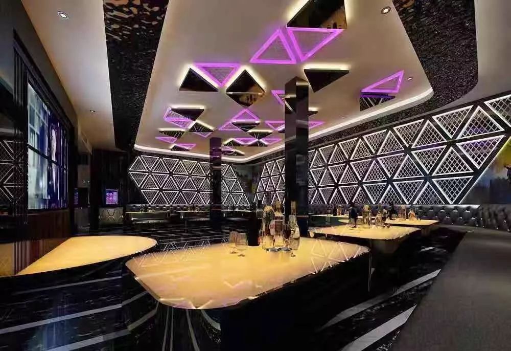 shou家自带食材的火锅店，开在KTV里，人均10+元