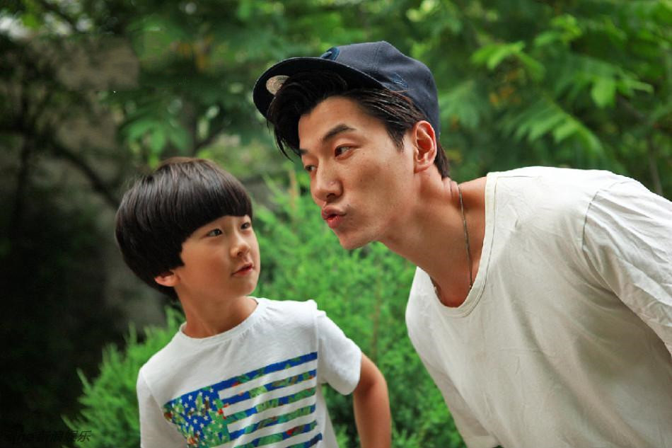 15对明星夫妻离婚官宣文案，大家都相互祝福，只有黄奕破口大骂