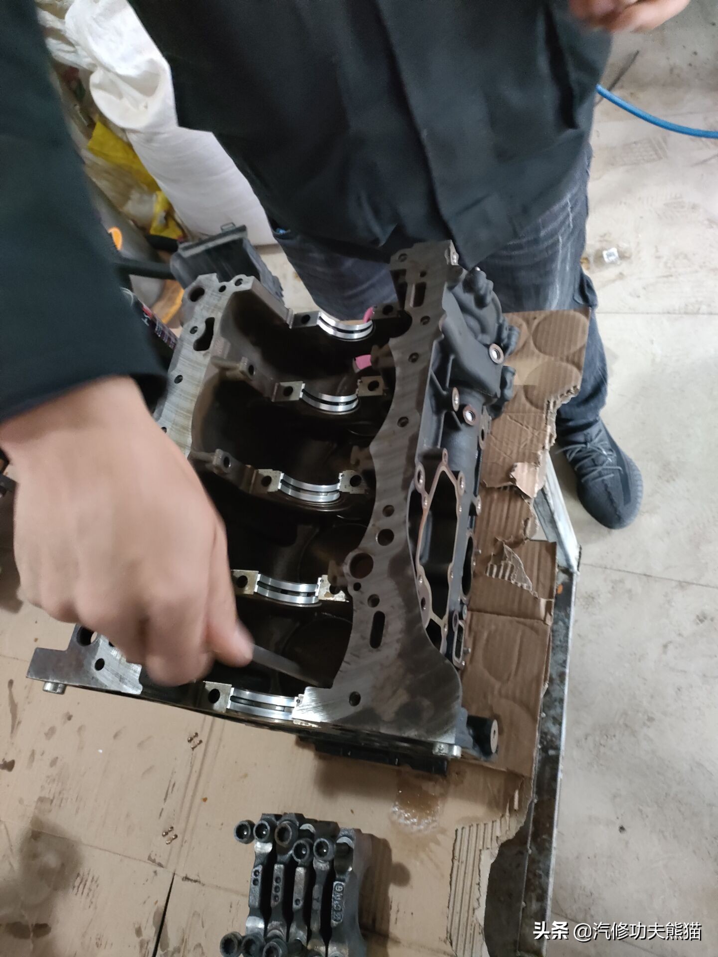 斯柯达昊锐烧机油维修视频,大众斯柯达昊锐1.8t烧机油