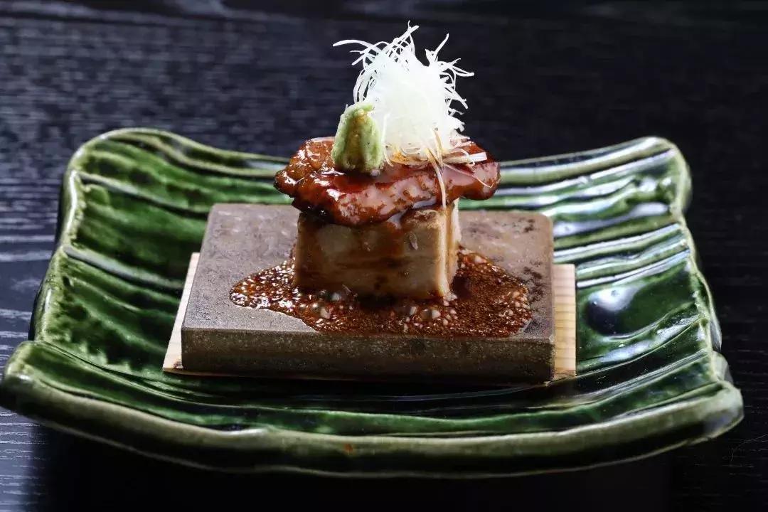 在上海最高的餐厅吃饭需要多少钱,上海最贵的餐厅吃一顿花多少