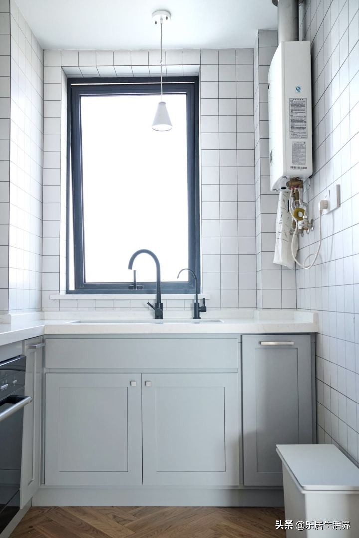 燃气热水器和电热水器哪个更实用,燃气热水器与电热水器哪个好用