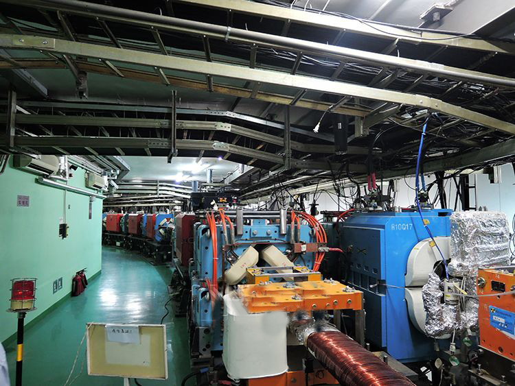 中国有大型电子对撞机吗,中国超级正负离子对撞机