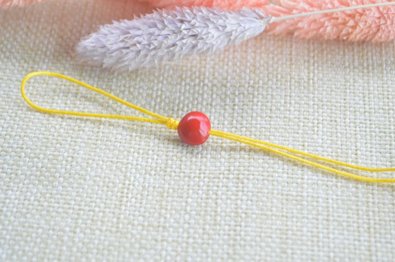 教大家编织一款手机链,手机链编织教程简单好看