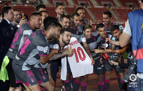 西甲又多一支中资队！全城疯狂庆祝，80后中超老总：我兑现了承诺