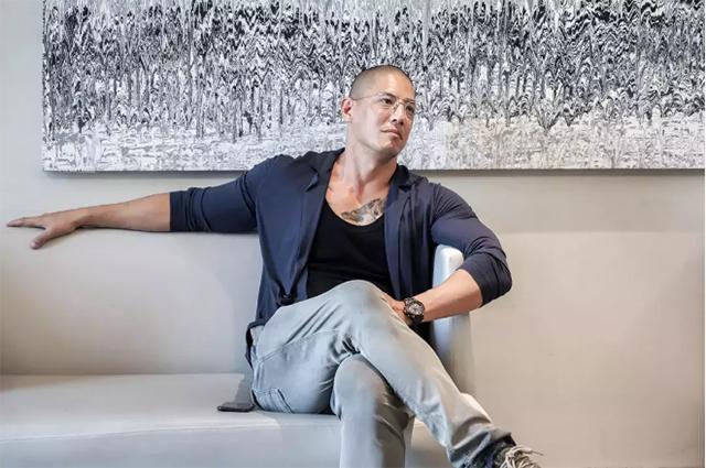 蒋家*四代第**蒋友柏回忆：12岁前享贵族待遇，历史课就是蒋家家史