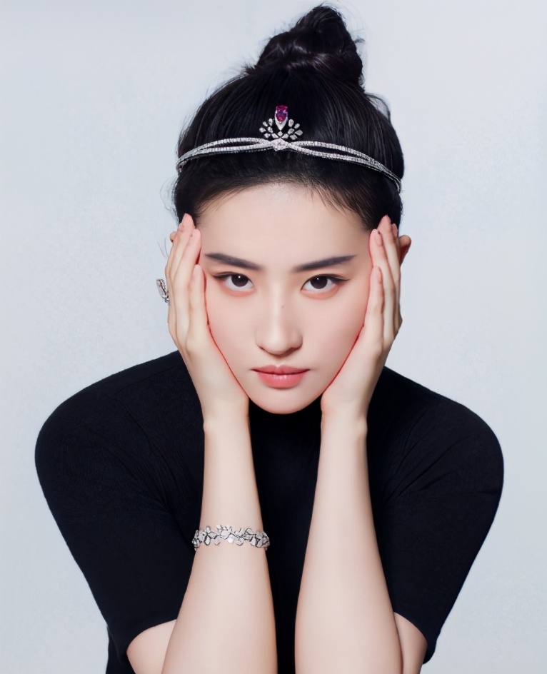 不是每个人都适合蓬松头发,什么人不适合披头发