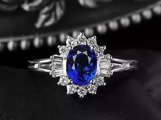 女明星们的婚礼珠宝，谁说只有“鸽子蛋?