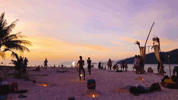 恋恋丽贝岛,人狗情未了|KohLipe