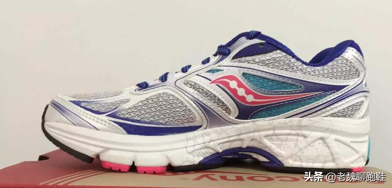 亚瑟士asics跑鞋是碳板跑鞋吗,asics是真皮鞋子吗