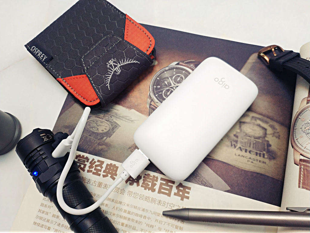 爱国者aigo充电宝,aigo爱国者充电宝拆解