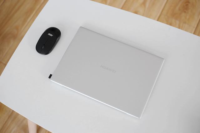 edc选钛合金还是锆合金,edc大赏知性型