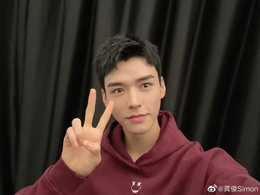 龚俊最贵的一张面膜,龚俊采访敷面膜