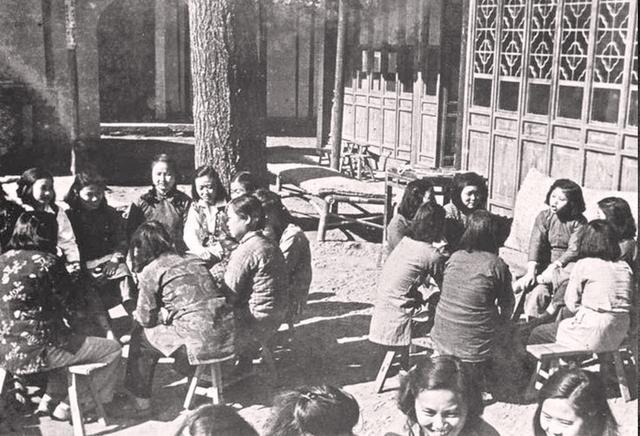 新中国成立之初：封闭*院妓**，改造*女妓**实况