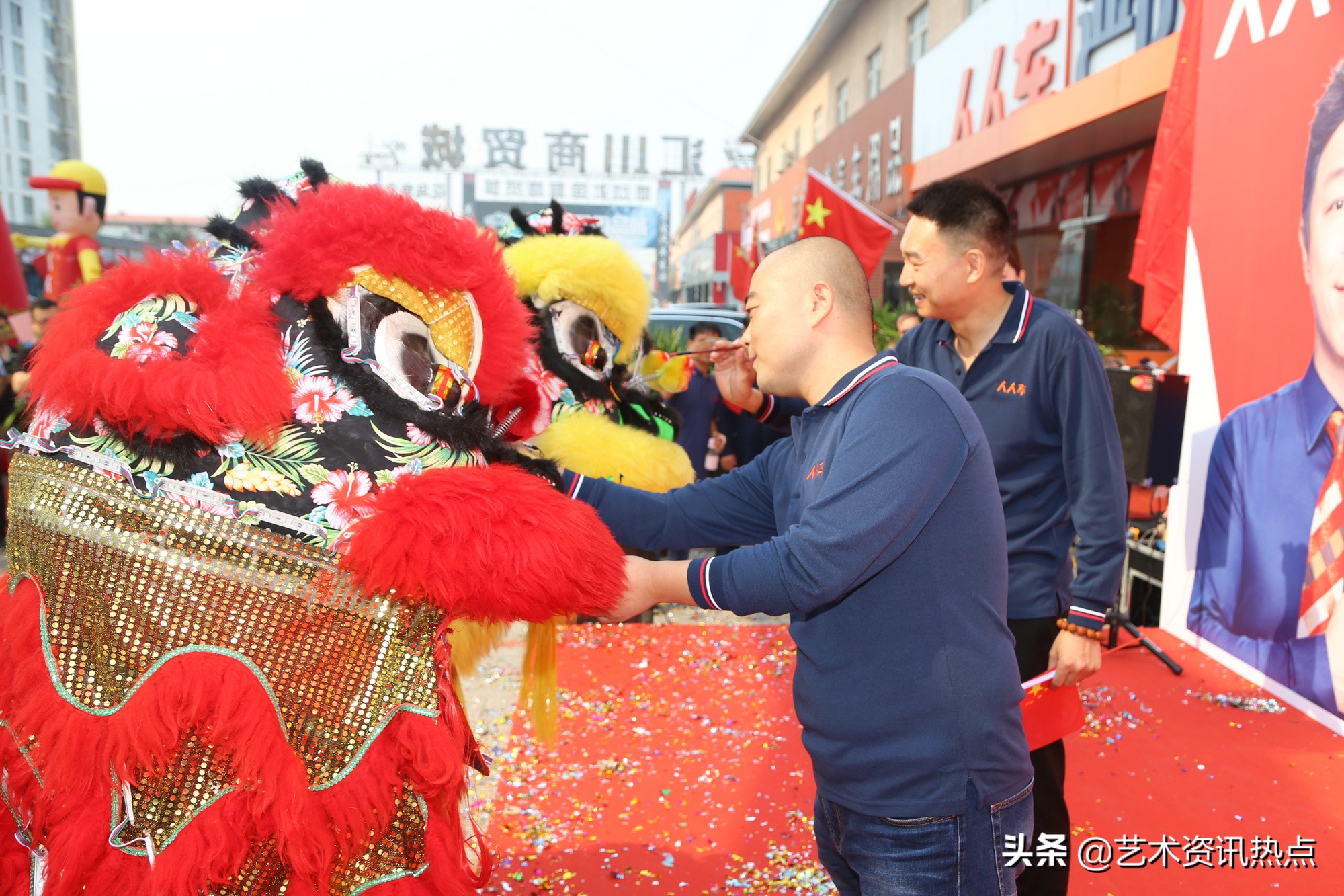 “*旗国**飘扬凯歌嘹亮”首个人人车严选店落户津门