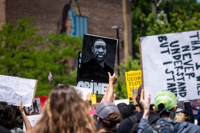 央视评论厌丑症,央视批评畸形审美