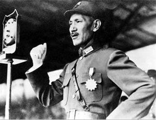 陈赓幽默风趣,曾给彭德怀下套让他喝酒,却因毛主席一玩笑说话结巴