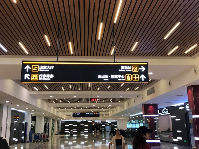 海南冲浪旅游攻略,海南万宁日月湾冲浪攻略