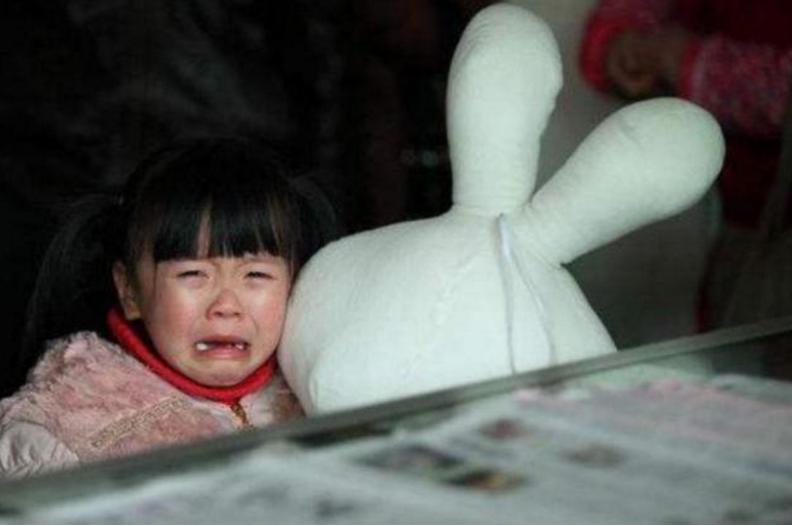 宝宝长得不像自己,千万别给宝宝玩会说话的玩具