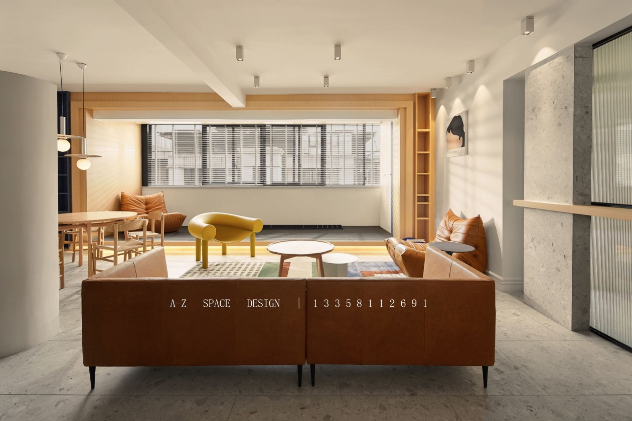 “拼一脸的缤纷染一屋的色块做最精彩的自己”原木家具最百搭