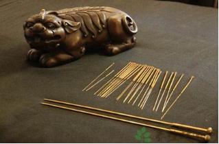 凿壁偷光囊萤映雪的意思,古人寒窗苦读近视了怎么办