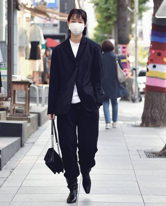 很火的韩国小姐姐穿搭,韩国小姐姐秋冬时尚穿搭