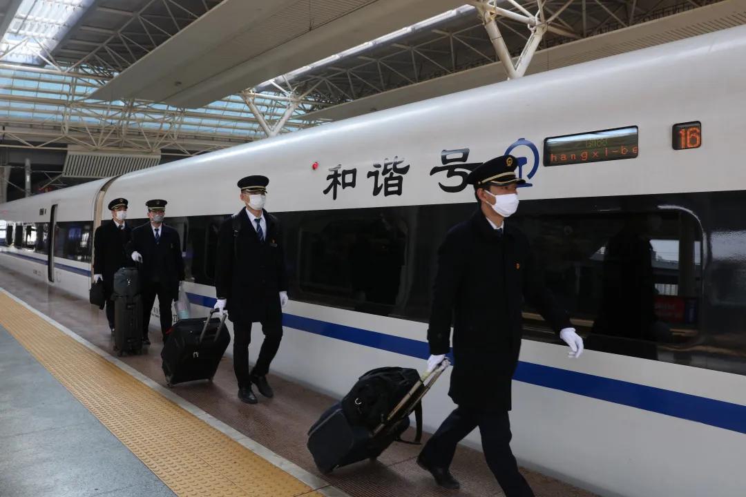 高铁司机工资最高可达多少,高铁司机的工资一般有多少