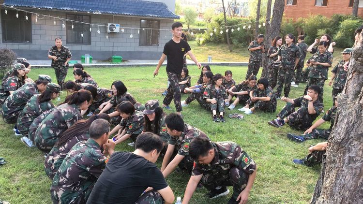老乐山暑期教师素质拓展暨团队建设训练营开启