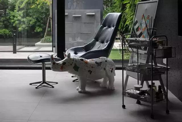 上海买房没钱装修小伙,上海24岁小伙房子装修