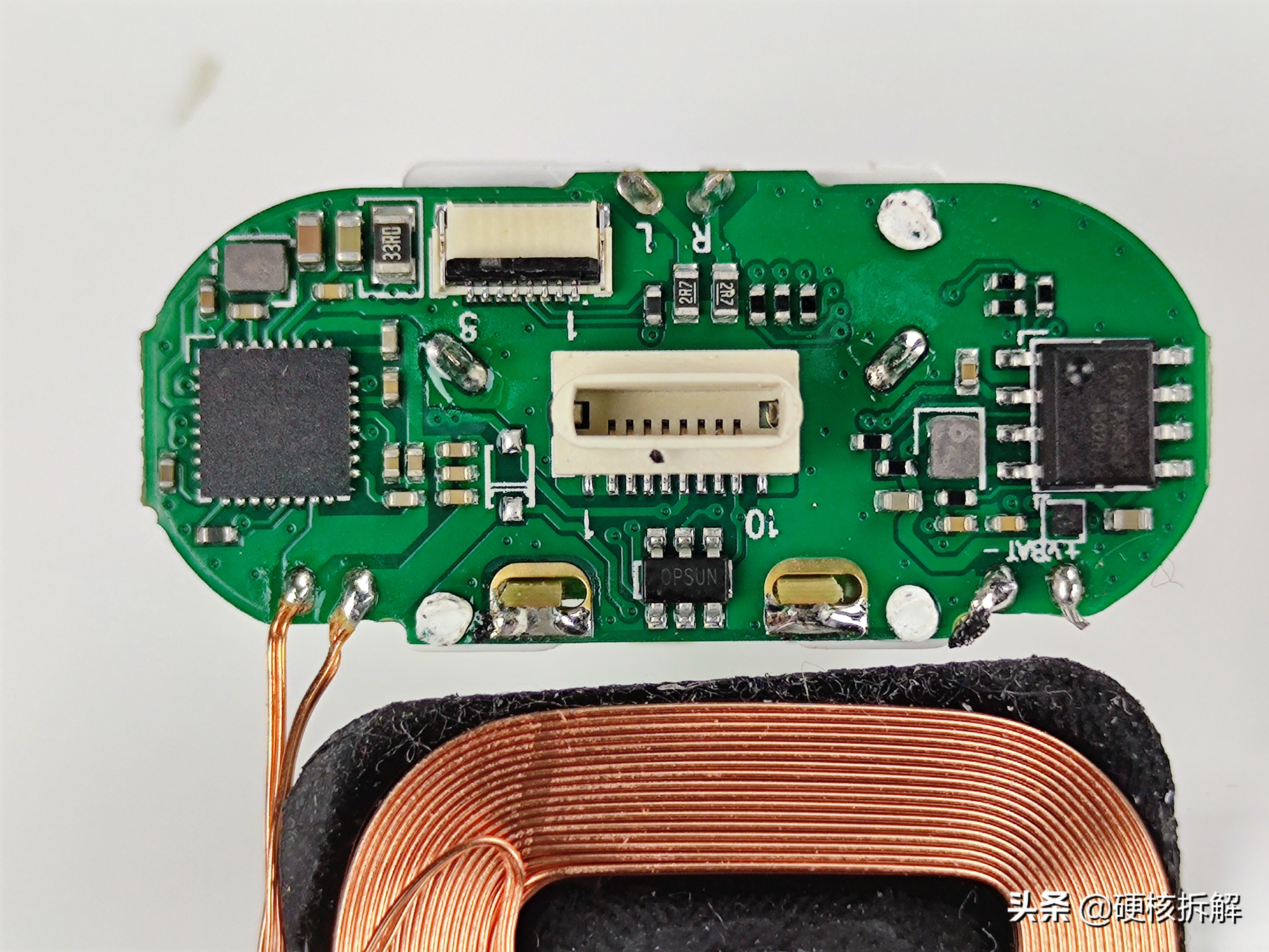 苹果耳机拆盒真假辨别airpods三代,华强北airpodspro耳机和正品对比