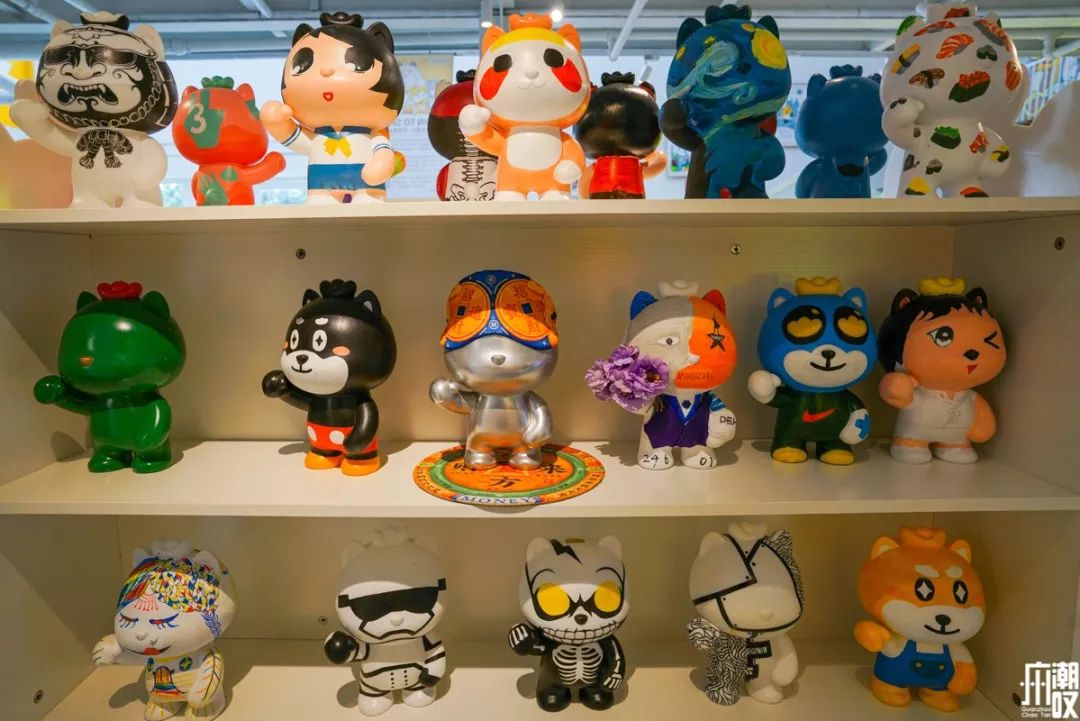 新潮展览+撸狗，广州这家新开的汪星人主题店萌爆了