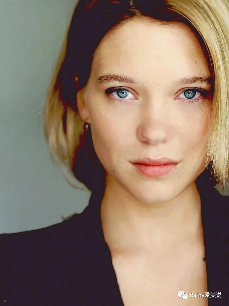 牙缝大、脸盘方,这位“法兰西玫瑰”是怎么美出了自己的特色?