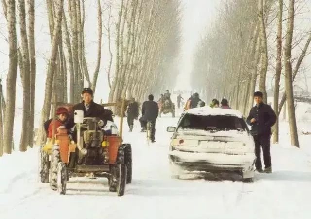 九张反映过年气氛的照片,百张罕见的过年老照片这才是年味