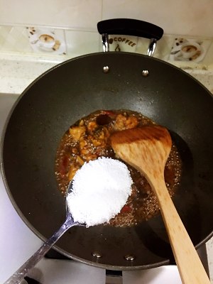 正宗蒸黄焖鸡视频,正宗黄焖鸡大料面