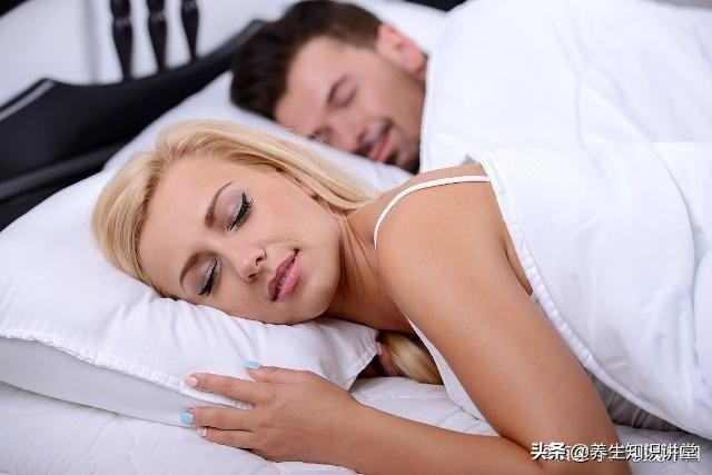 排卵期拉丝是排卵日后还是前,排卵期白带拉长丝是怀孕吗