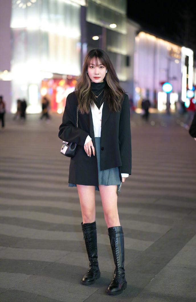 西装裙子今秋最in穿法巨美巨时髦,10种西装裙子的超好看搭配