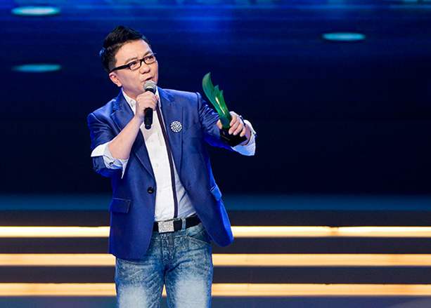 董路最尴尬的解说,足球评论员董路现在情况如何