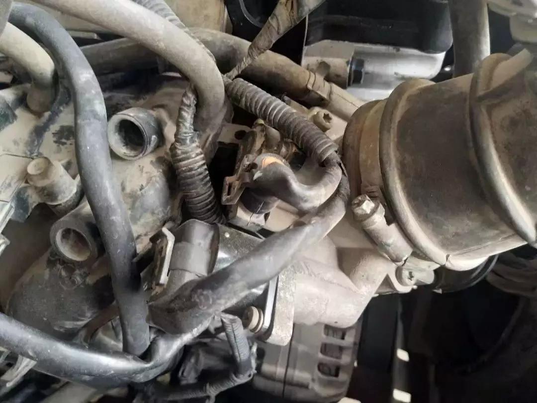 五菱宏光感觉动力弱了怎么处理,五菱宏光汽车间歇性供油不畅