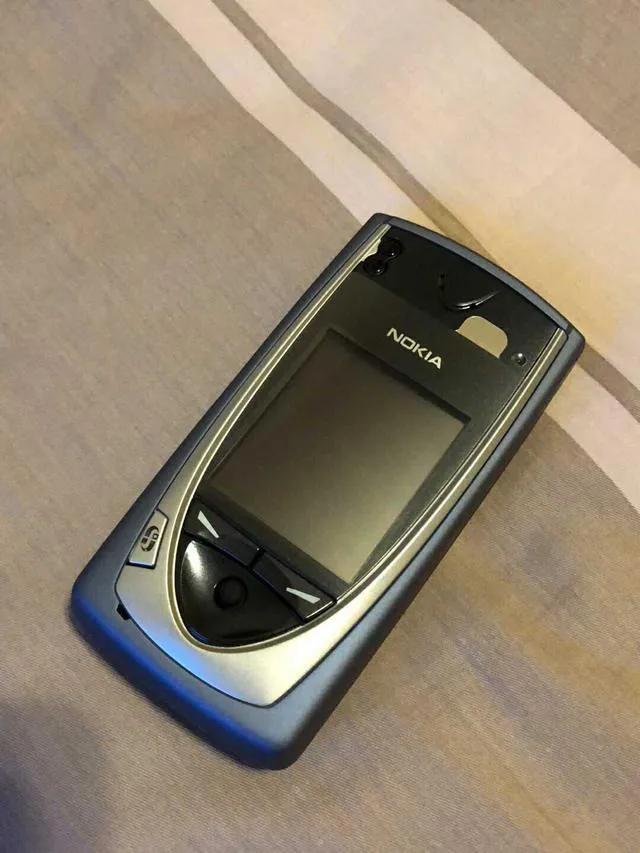 2002年诺基亚7650上市时间价格,诺基亚手机怀旧经典8855