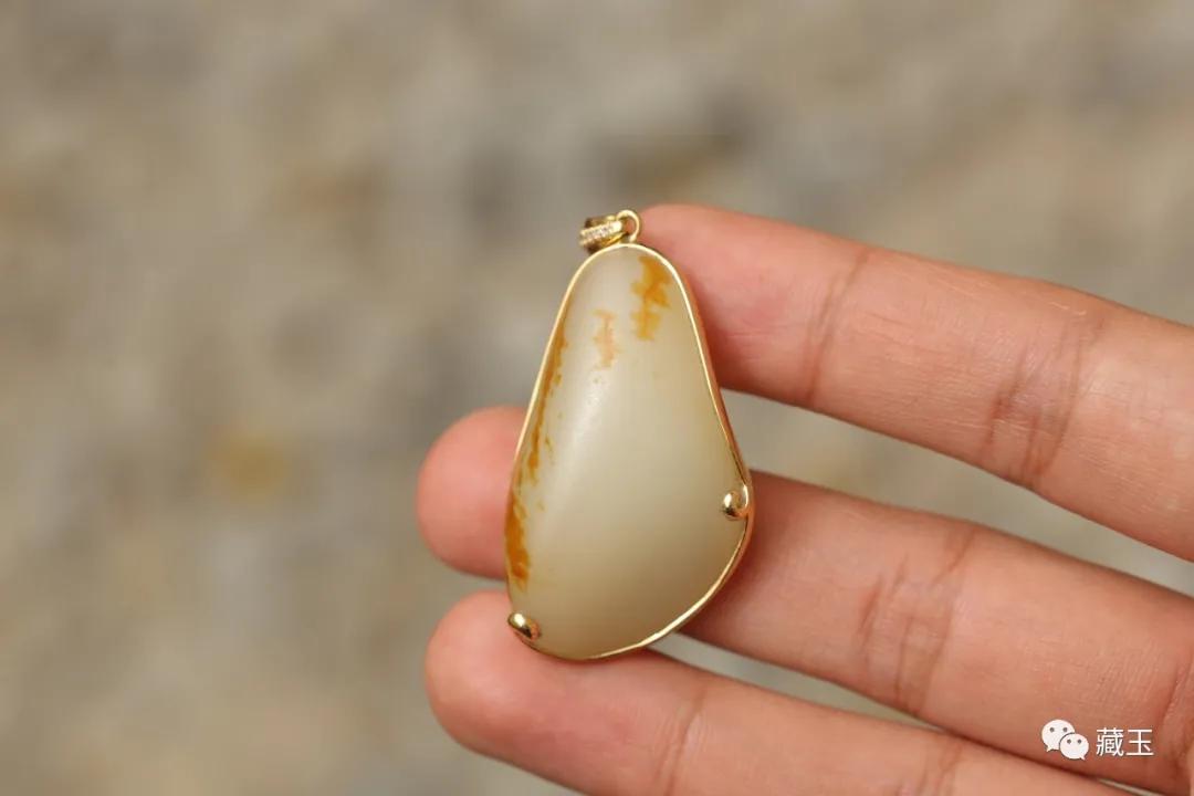 和田玉籽料金包玉,和田玉籽料金包银天然牌子