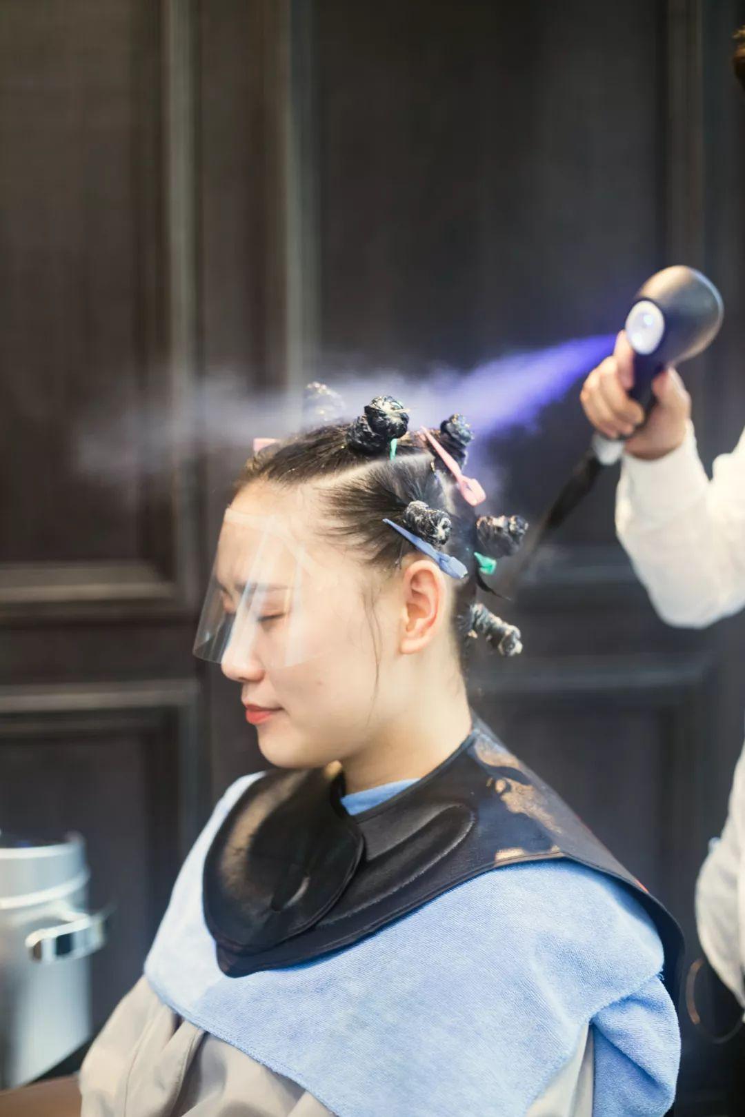 连明星都爱去的空中发型屋,甩了网红店十几条街