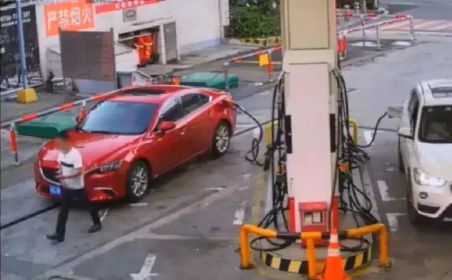 加完油逃费被抓,男子多次加油时逃单获刑11个月了