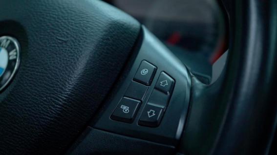 30万左右的大v8汽车,30万能买到v8小型汽车吗