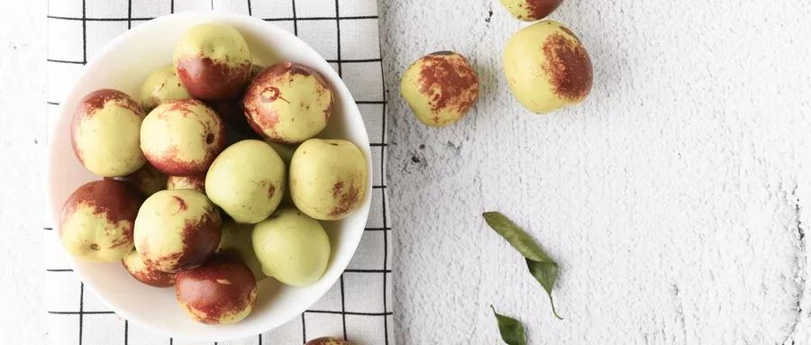 红枣是吃干的好还是阿胶蜜枣好,阿胶枣与大枣的区别