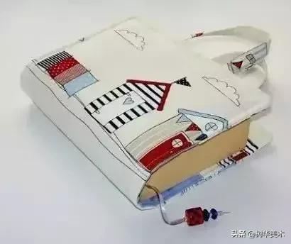 新学期包书皮视频,开学季来一波包书皮教程