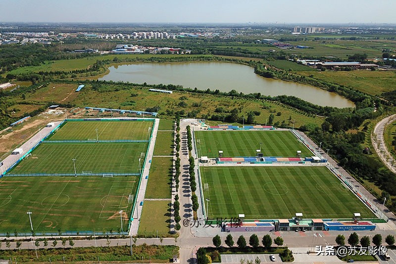 唐山南湖城市足球广场,唐山南湖城市足球广场附近酒店