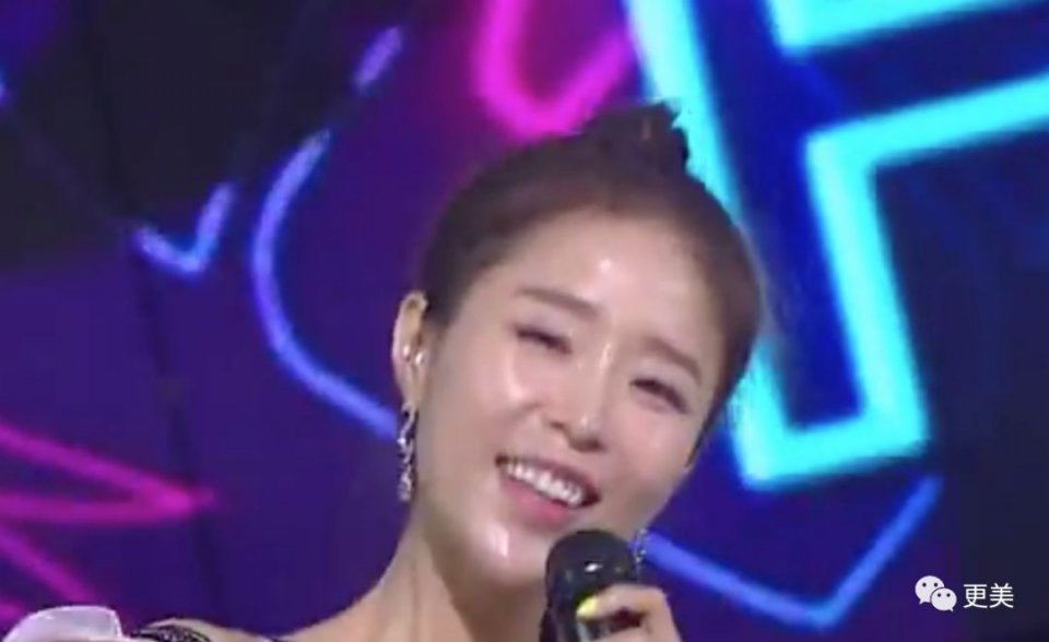 天后因队友吸du人气暴跌，公开承认整形却成蛇精下巴，瘦到脱相