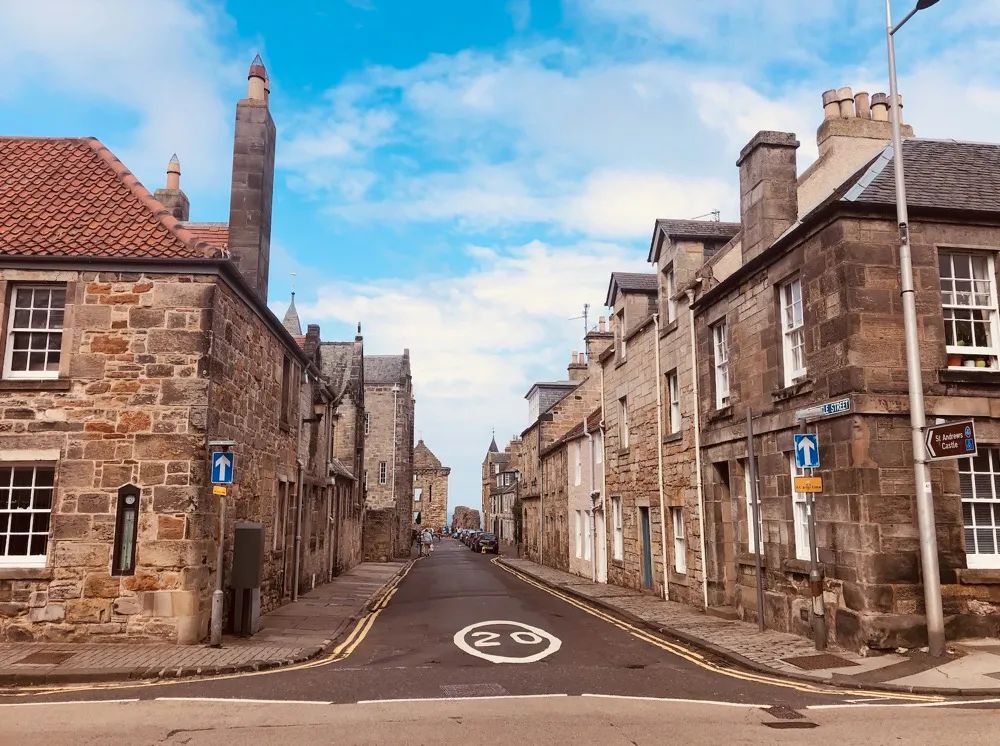 在英国开车自驾游,英国自驾游20000够吗