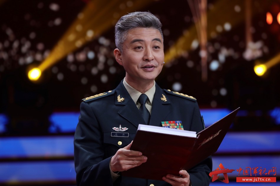 唱响军歌并讲述军歌背后的故事,讲述军歌背后的故事