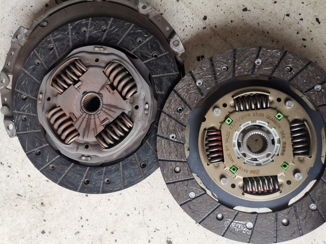 明锐启动瞬间发动机抖动,明锐汽车起步内部打滑