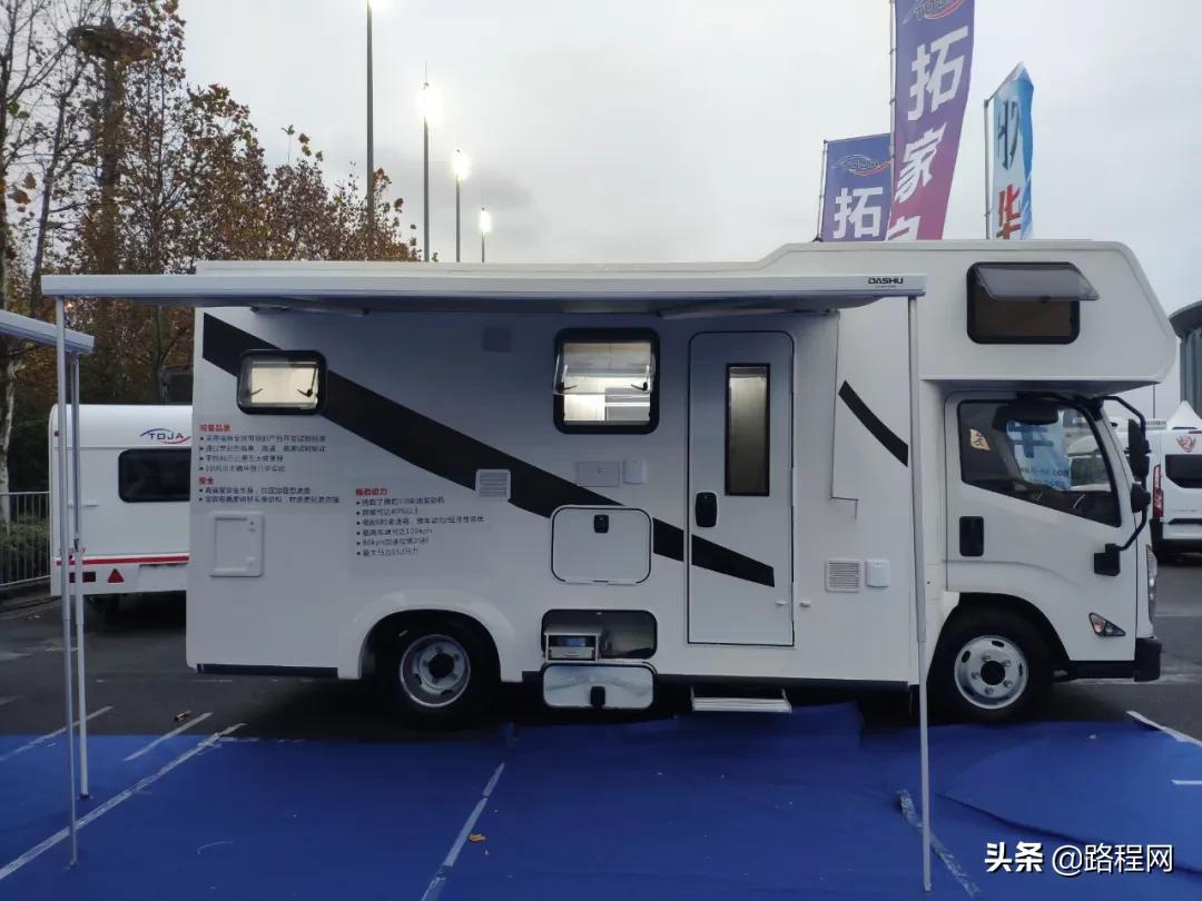 华居江铃轻卡房车,江铃700匹轻卡房车